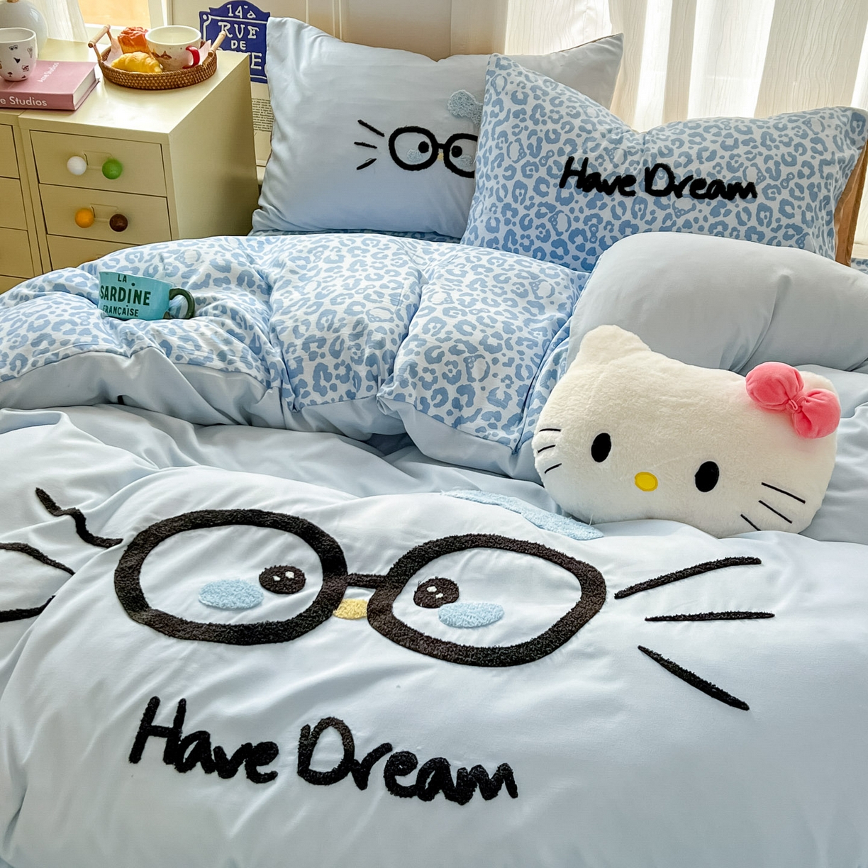 91家纺网 家纺一手货源 找家纺 沐慕 2026新款卡通毛巾绣云朵棉四件套-豹纹大眼猫 豹纹大眼猫-浅蓝