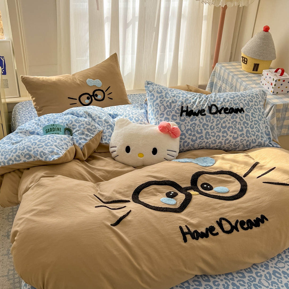 91家纺网 家纺一手货源 找家纺 沐慕 2026新款卡通毛巾绣云朵棉四件套-豹纹大眼猫 豹纹大眼猫-咖蓝