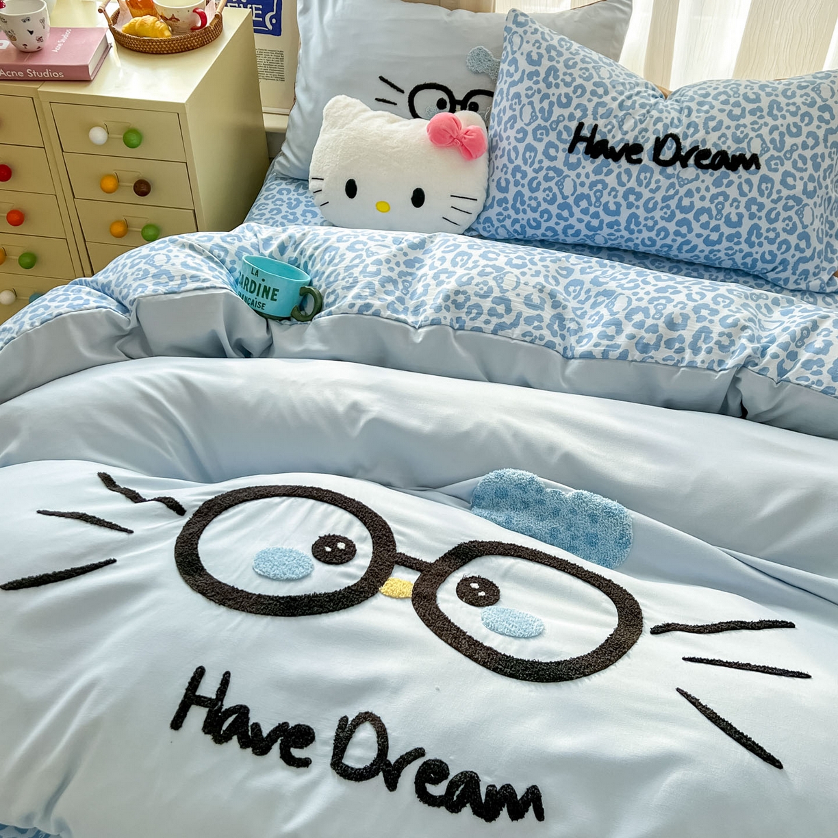 91家纺网 家纺一手货源 找家纺 沐慕 2026新款卡通毛巾绣云朵棉四件套-豹纹大眼猫 豹纹大眼猫-浅蓝