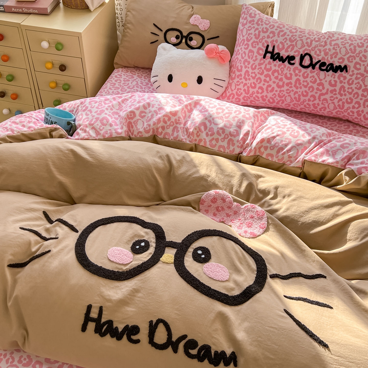 91家纺网 家纺一手货源 找家纺 沐慕 2026新款卡通毛巾绣云朵棉四件套-豹纹大眼猫 豹纹大眼猫-咖