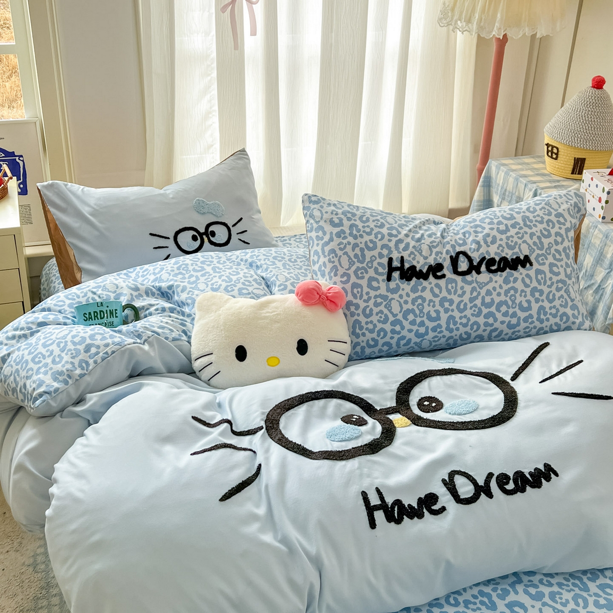 91家纺网 家纺一手货源 找家纺 沐慕 2026新款卡通毛巾绣云朵棉四件套-豹纹大眼猫 豹纹大眼猫-浅蓝