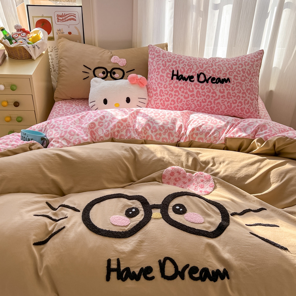 91家纺网 家纺一手货源 找家纺 沐慕 2026新款卡通毛巾绣云朵棉四件套-豹纹大眼猫 豹纹大眼猫-咖