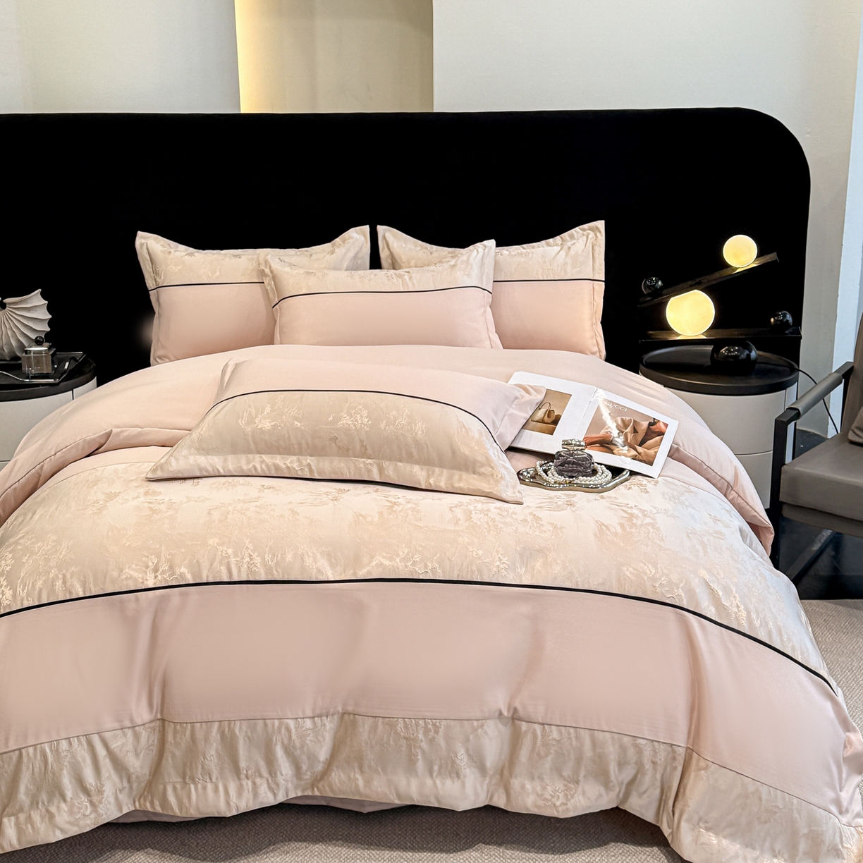 91家纺网 家纺一手货源 找家纺 狂想家 2026新款简约浮雕大提花四件套 香槟金