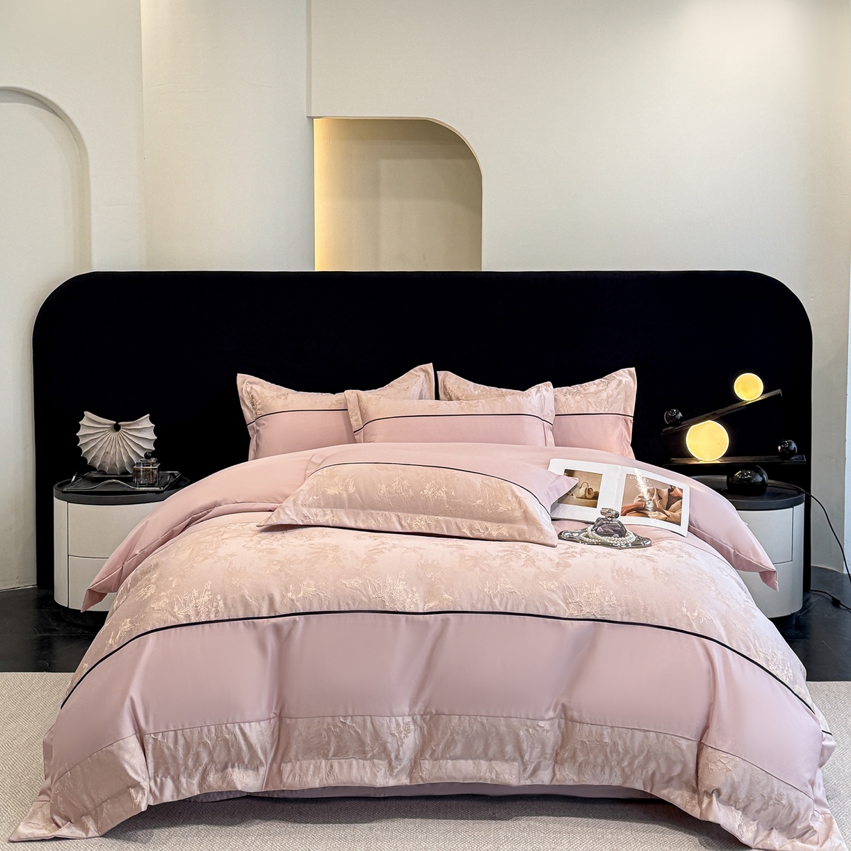 91家纺网 家纺一手货源 找家纺 狂想家 2026新款简约浮雕大提花四件套 浅豆沙