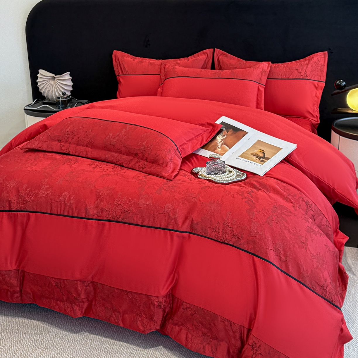 91家纺网 家纺一手货源 找家纺 狂想家 2026新款简约浮雕大提花四件套 爱恋红