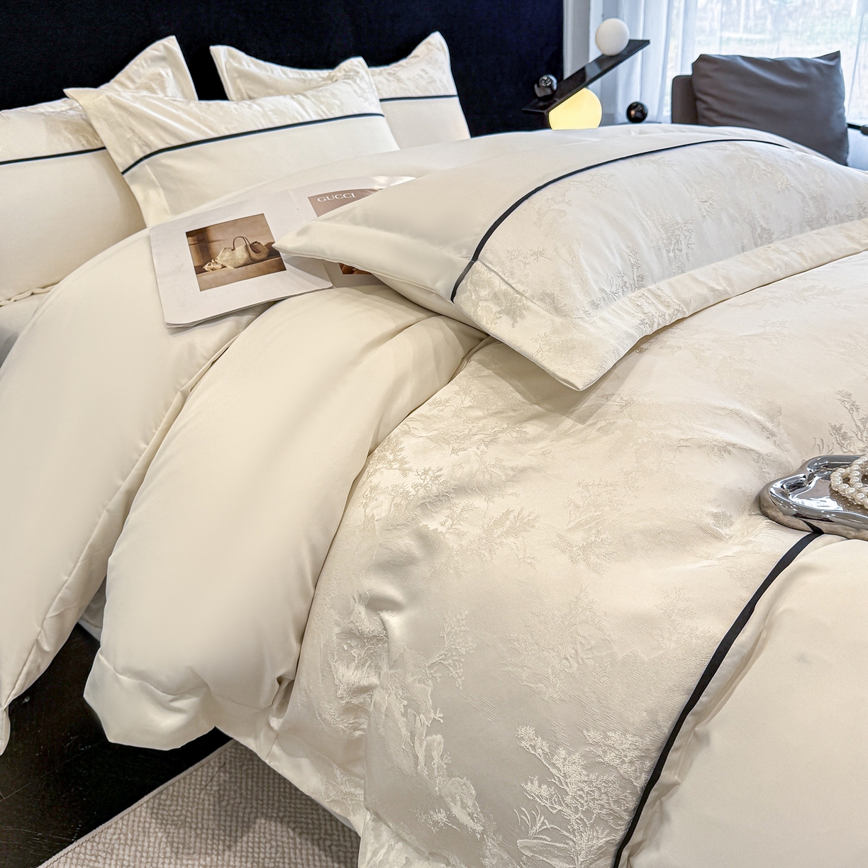 91家纺网 家纺一手货源 找家纺 狂想家 2026新款简约浮雕大提花四件套 奶昔白