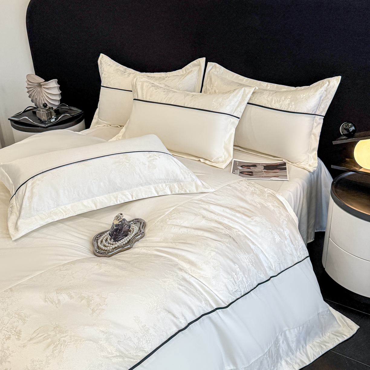 91家纺网 家纺一手货源 找家纺 狂想家 2026新款简约浮雕大提花四件套 奶昔白