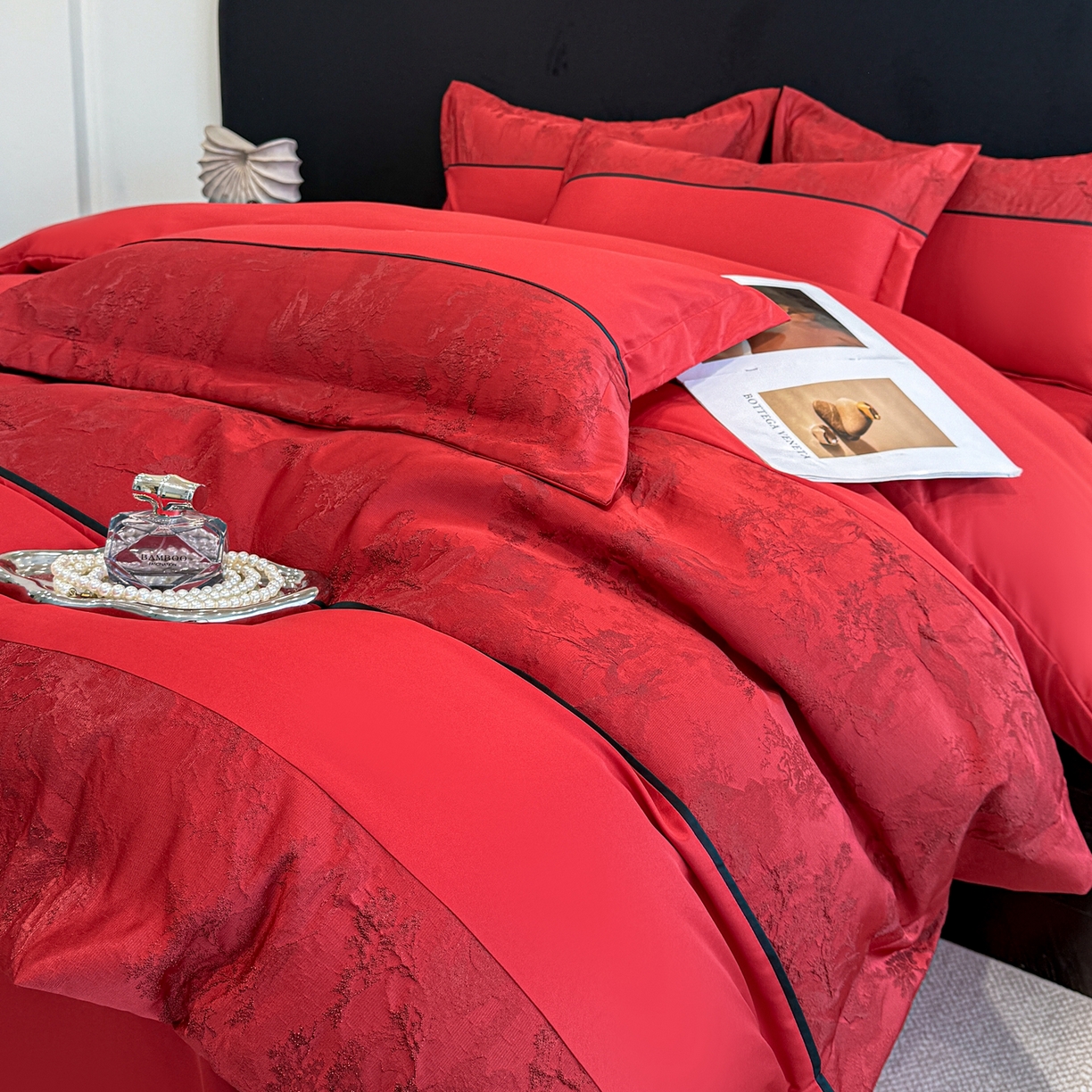 91家纺网 家纺一手货源 找家纺 狂想家 2026新款简约浮雕大提花四件套 爱恋红