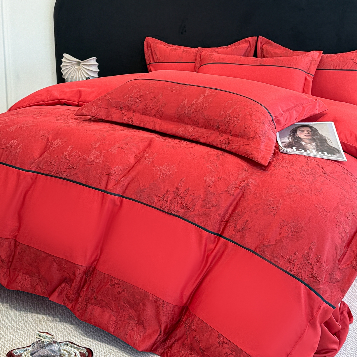 91家纺网 家纺一手货源 找家纺 狂想家 2026新款简约浮雕大提花四件套 爱恋红