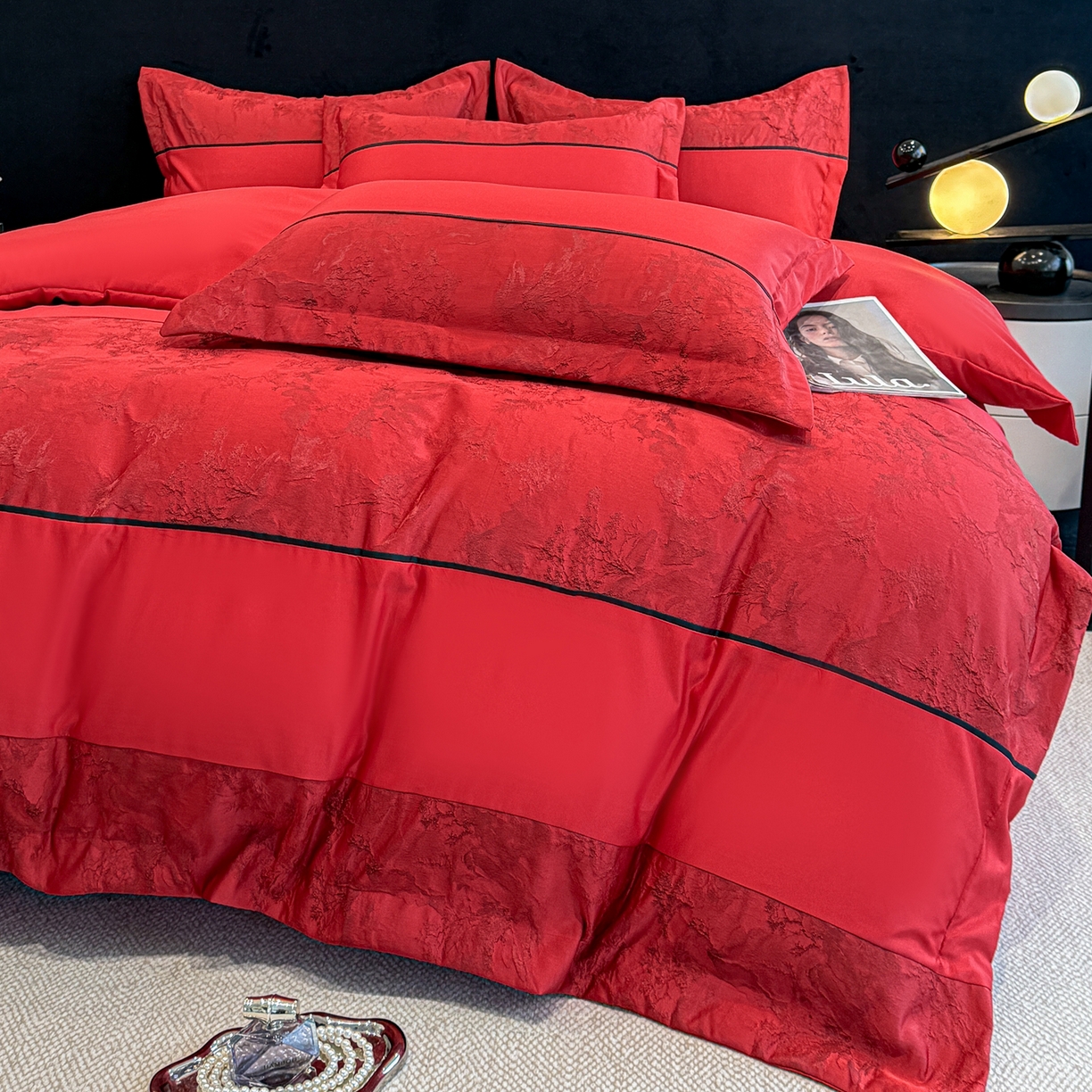 91家纺网 家纺一手货源 找家纺 狂想家 2026新款简约浮雕大提花四件套 爱恋红