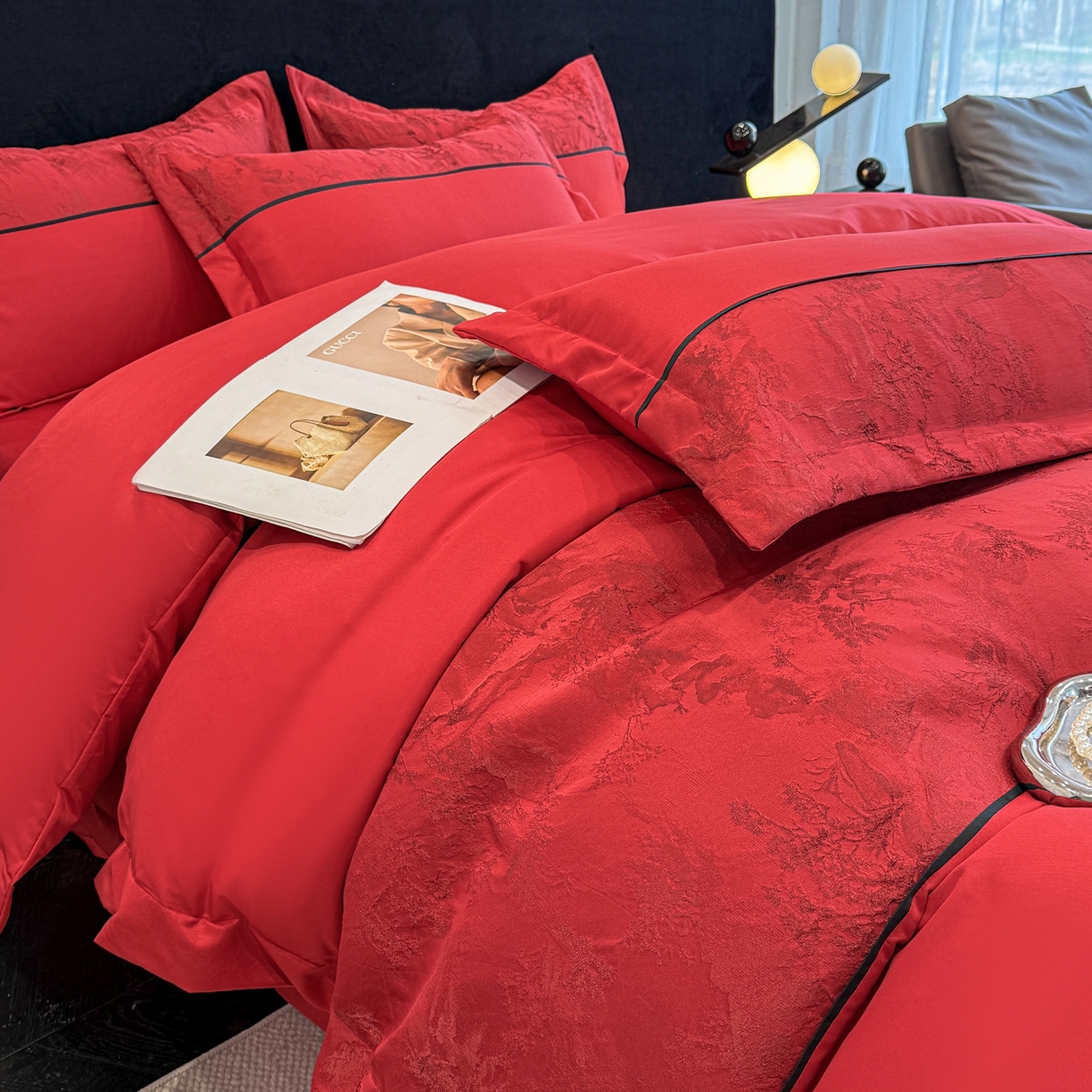 91家纺网 家纺一手货源 找家纺 狂想家 2026新款简约浮雕大提花四件套 爱恋红