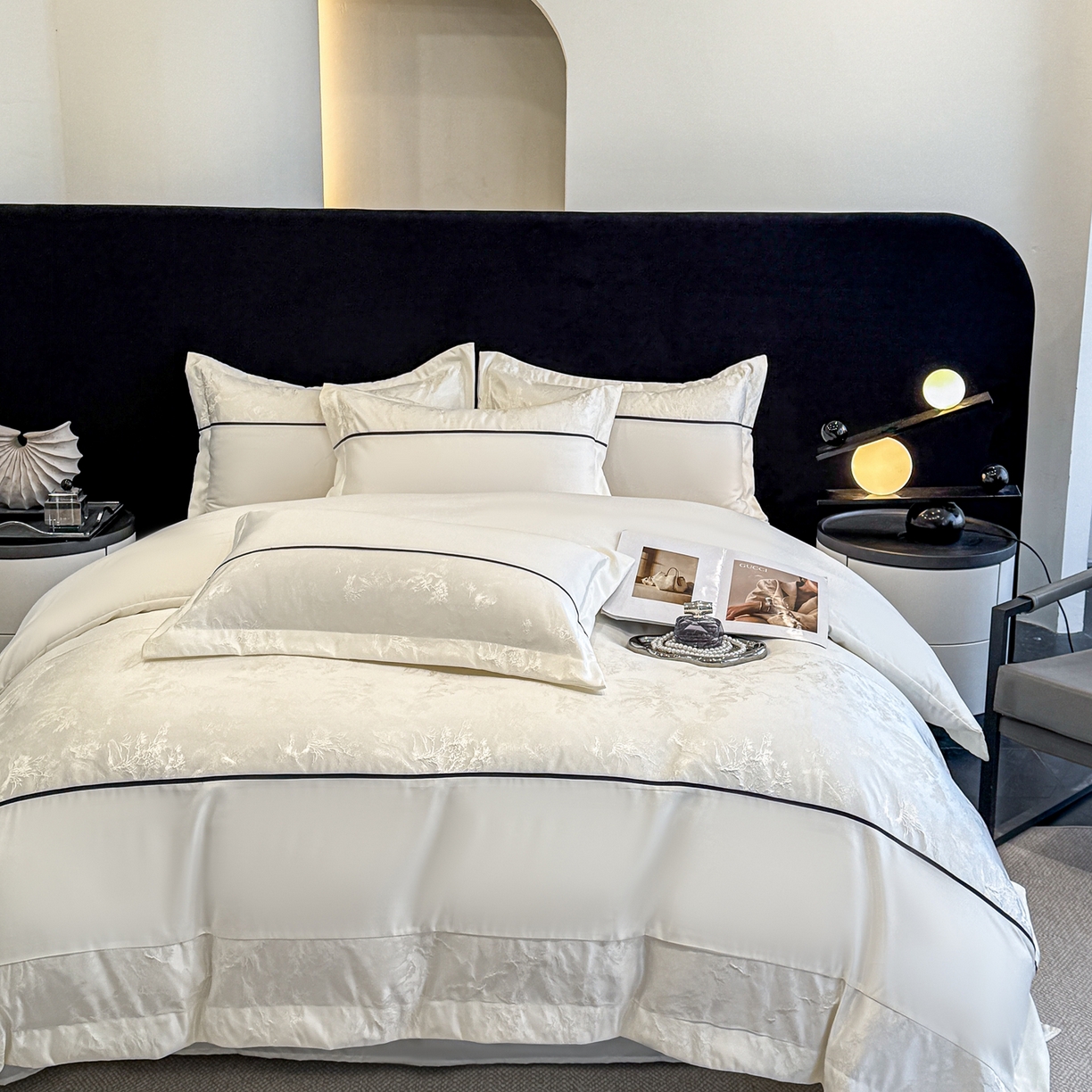 91家纺网 家纺一手货源 找家纺 狂想家 2026新款简约浮雕大提花四件套 奶昔白