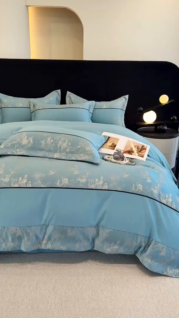 91家纺网 家纺一手货源 找家纺 狂想家 2026新款简约浮雕大提花四件套 宾利兰