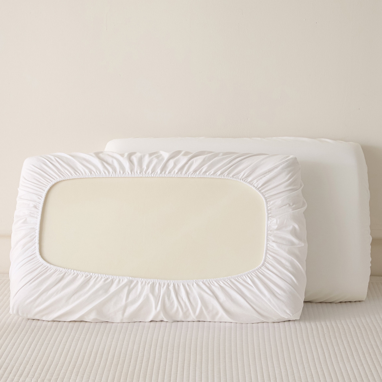 91家纺网 家纺一手货源 找家纺 衿成家纺 2026新款13372 全棉橡皮筋魔术万能单层枕套  适用多种枕头 XP-白色