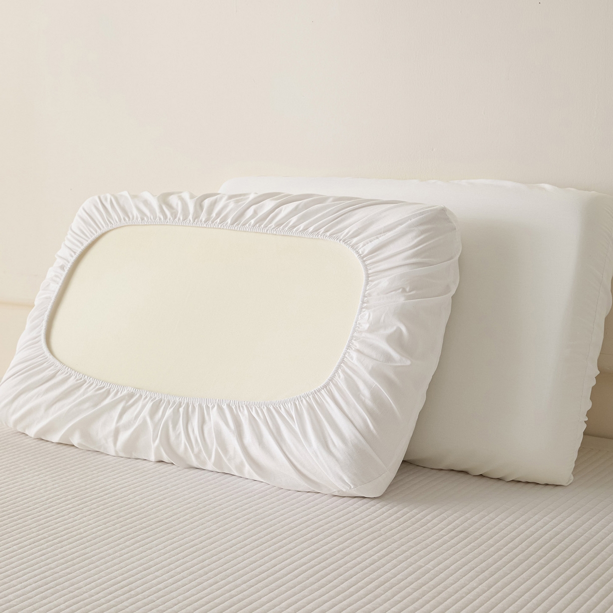 91家纺网 家纺一手货源 找家纺 衿成家纺 2026新款13372 全棉橡皮筋魔术万能单层枕套  适用多种枕头 XP-白色