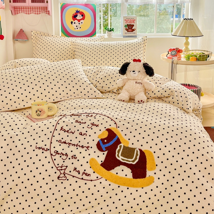 91家纺网 家纺一手货源 找家纺 （总）梦可莱家居 2026春夏新品小清新可爱风毛巾绣床盖四件套系列