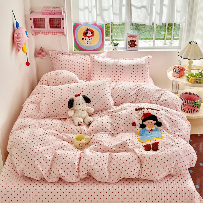 91家纺网 家纺一手货源 找家纺 梦可莱家居 2026春夏新品小清新可爱风毛巾绣床盖四件套系列 幸福女孩