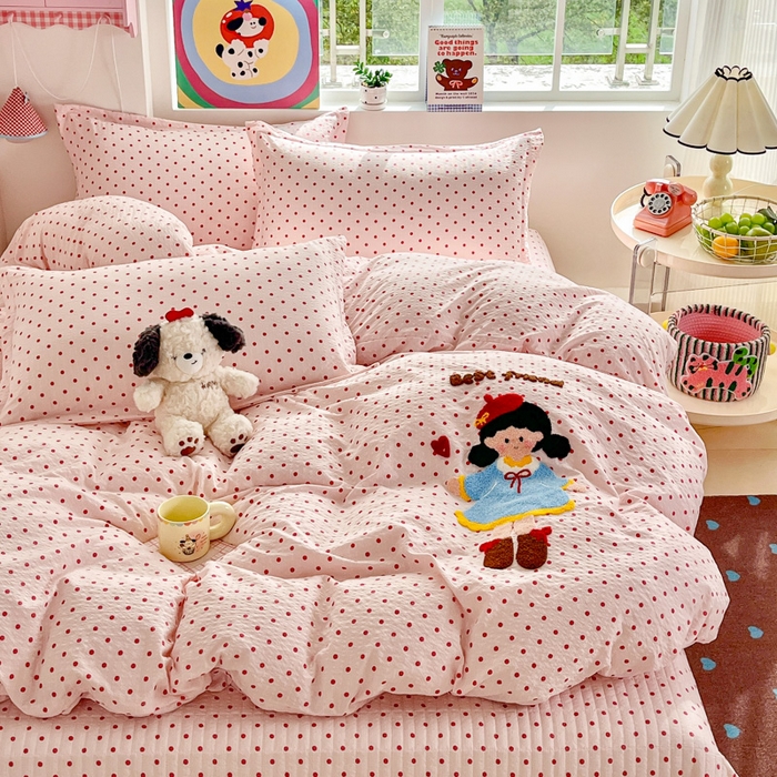 91家纺网 家纺一手货源 找家纺 梦可莱家居 2026春夏新品小清新可爱风毛巾绣床盖四件套系列 幸福女孩
