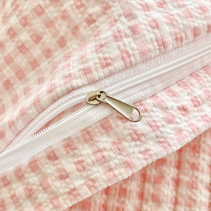 91家纺网 家纺一手货源 找家纺 梦可莱家居 2026春夏新品小清新可爱风毛巾绣床盖四件套系列 熊伙伴