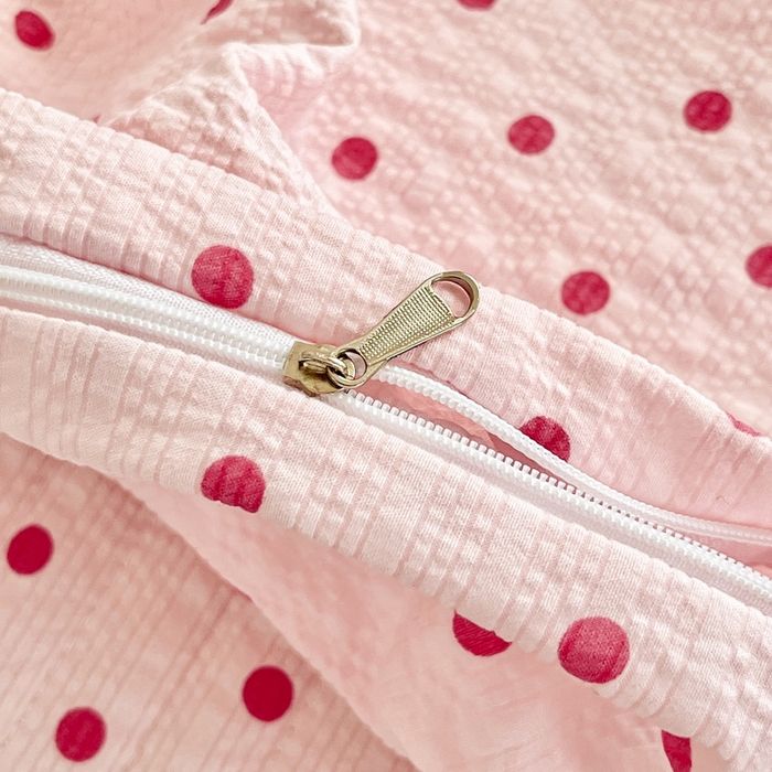 91家纺网 家纺一手货源 找家纺 梦可莱家居 2026春夏新品小清新可爱风毛巾绣床盖四件套系列 幸福女孩