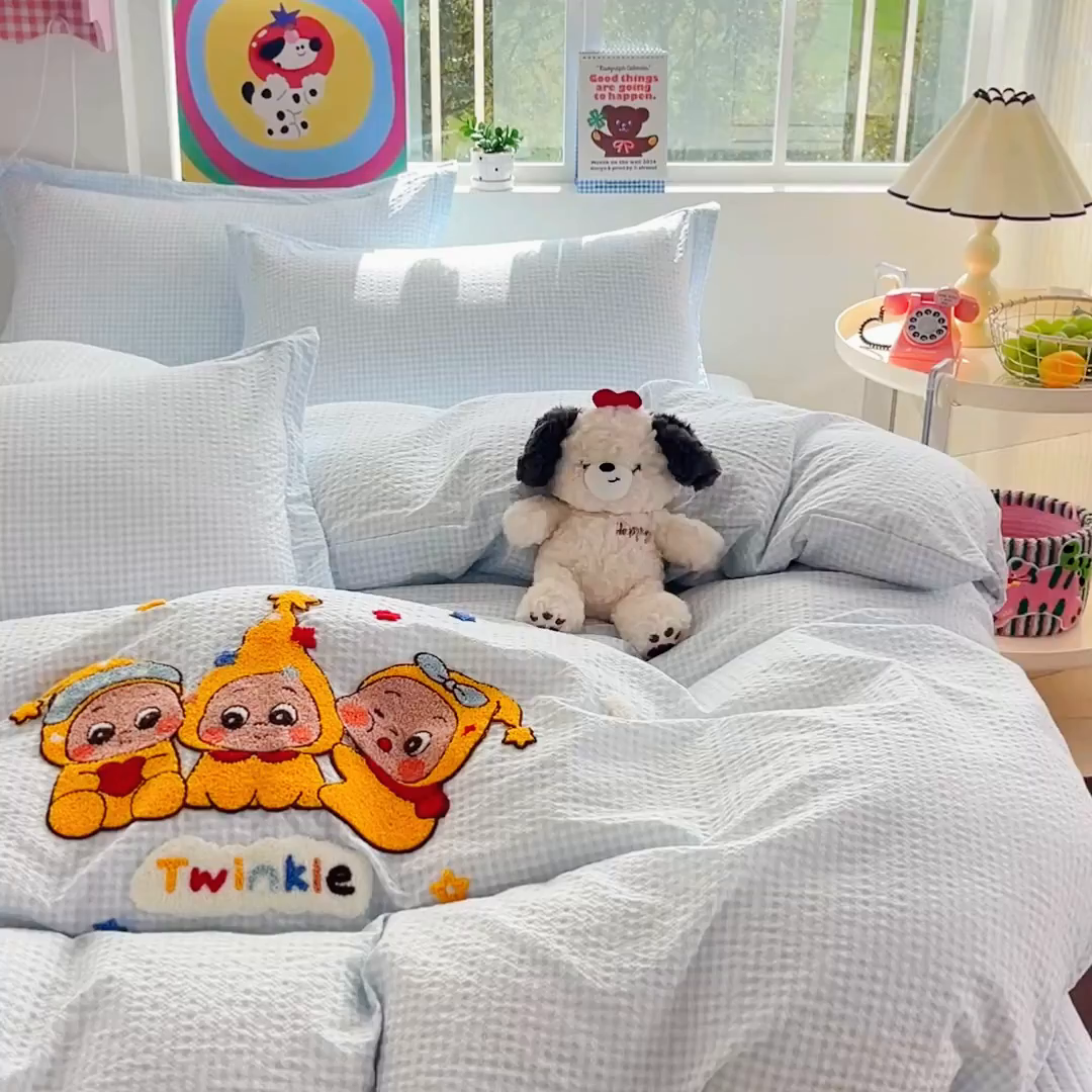 91家纺网 家纺一手货源 找家纺 梦可莱家居 2026春夏新品小清新可爱风毛巾绣床盖四件套系列 星星人