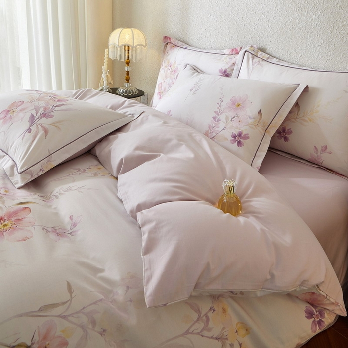 91家纺网 家纺一手货源 找家纺 沐白家居 2026新款亲肤舒适全棉印花四件套 爱意浓（紫）