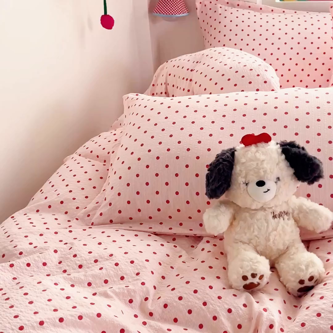 91家纺网 家纺一手货源 找家纺 梦可莱家居 2026春夏新品小清新可爱风毛巾绣床盖四件套系列 幸福女孩