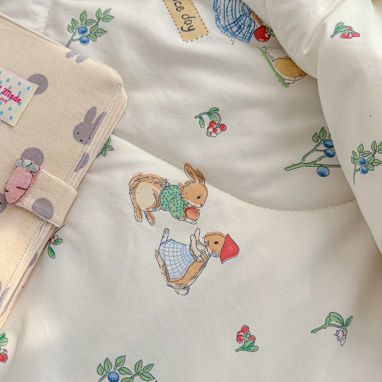 91家纺网 家纺一手货源 找家纺 弗苓家纺 2026新款A类水洗皱皱纱夏被夏凉被空调被 米乐兔