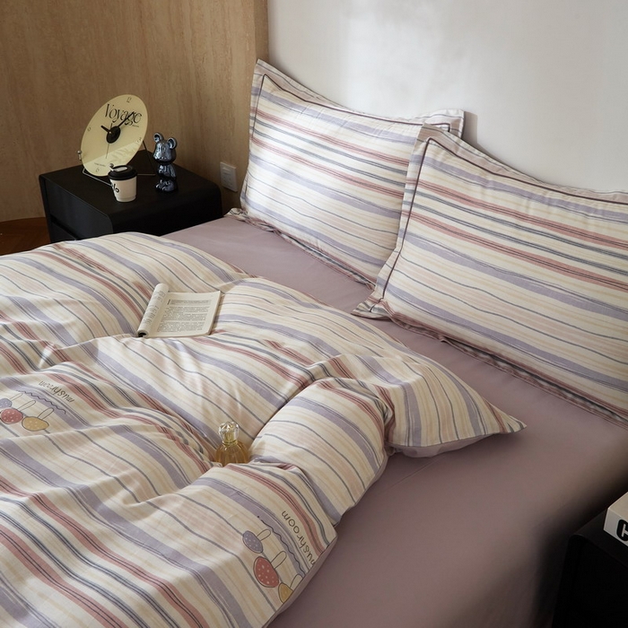 91家纺网 家纺一手货源 找家纺 沐白家居 2026新款亲肤舒适全棉印花四件套 蘑菇屋-紫