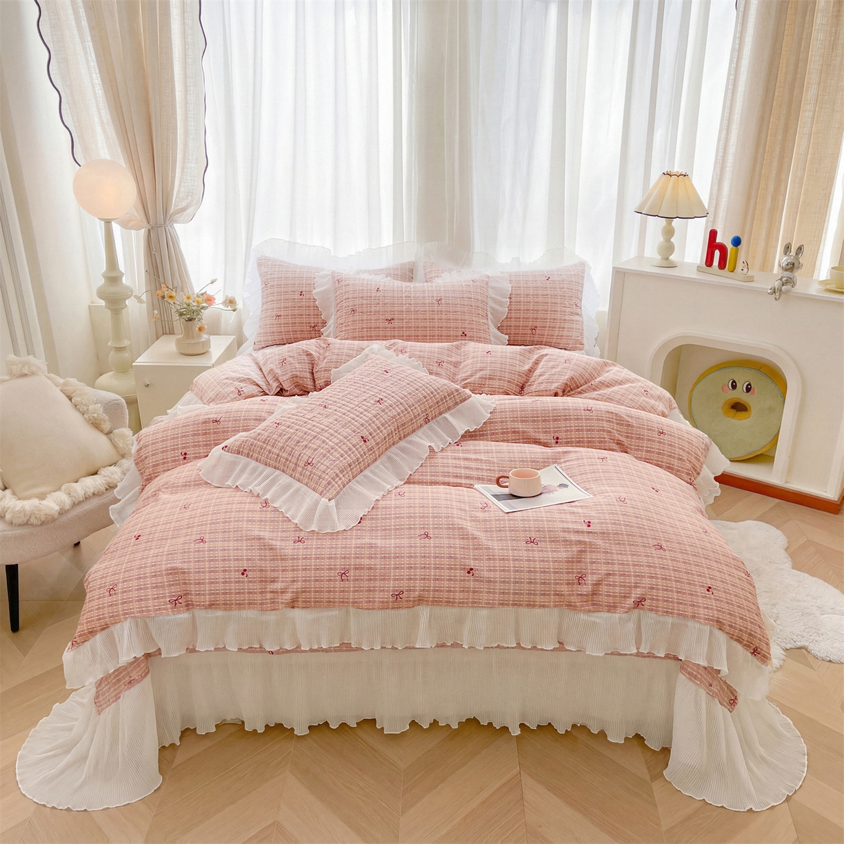 91家纺网 家纺一手货源 找家纺 宜凡家纺 2026新款全棉印花雪纺夹棉床盖三件套 樱洛克