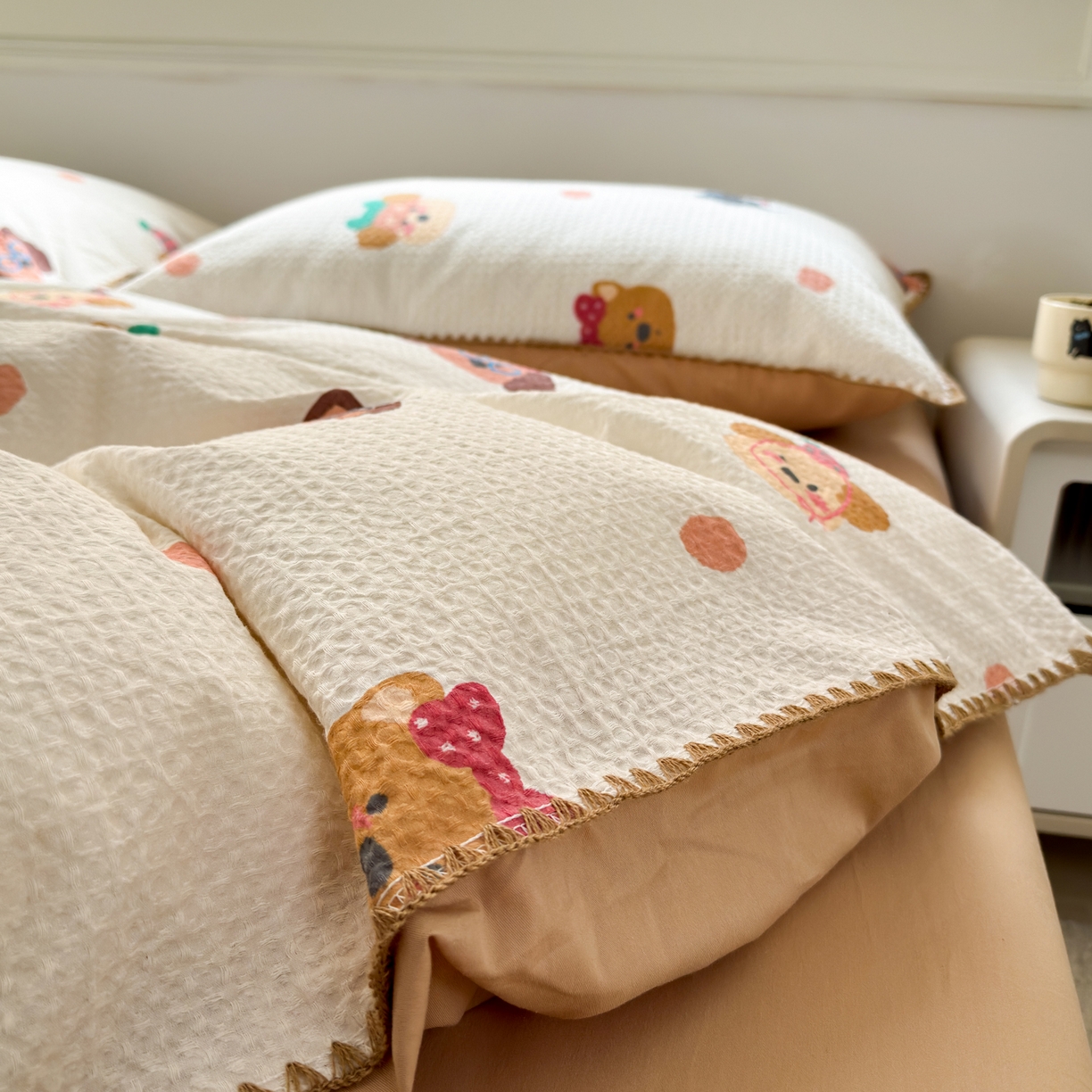 91家纺网 家纺一手货源 找家纺 雯雨家纺 2026新款A类全棉华夫格提花贝壳边工艺四件套 欢乐派对