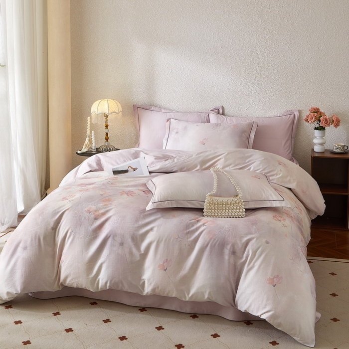 91家纺网 家纺一手货源 找家纺 沐白家居 2026新款亲肤舒适全棉印花四件套 时薇（紫）