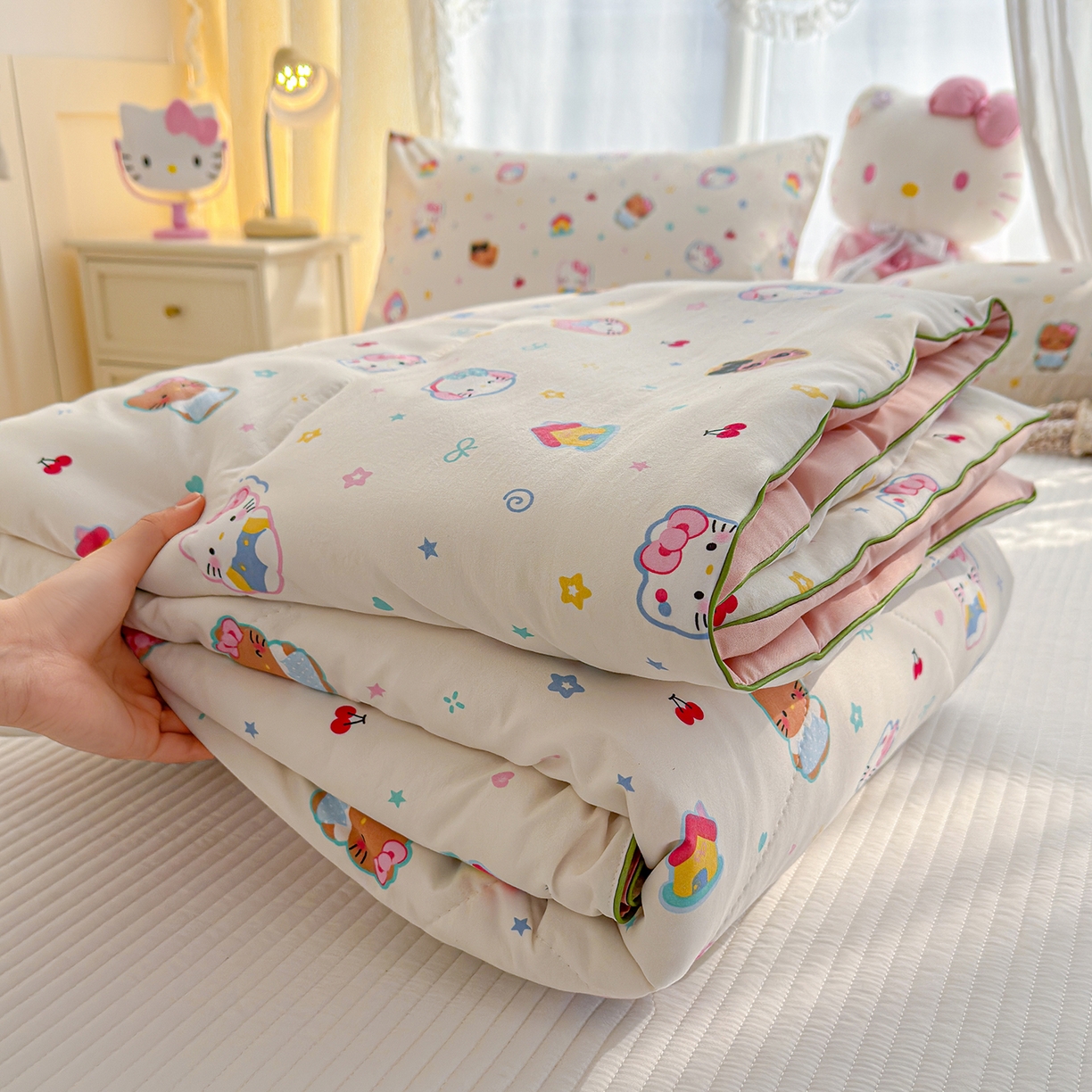 91家纺网 家纺一手货源 找家纺 弗苓家纺 2026新款A类水洗皱皱纱夏被夏凉被空调被 软萌凯蒂