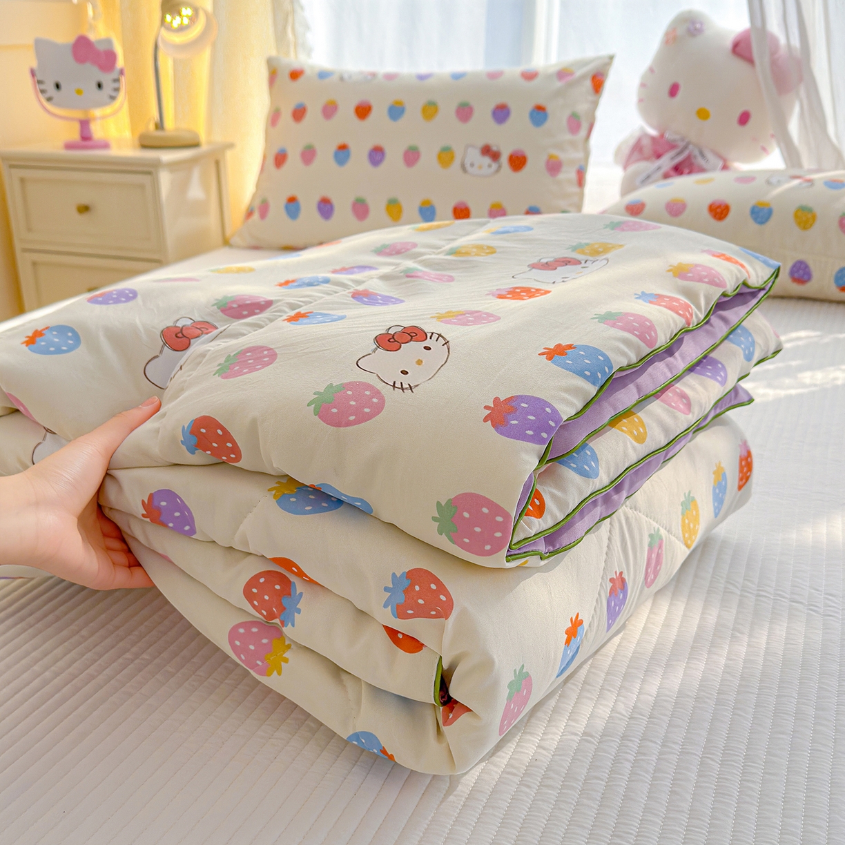 91家纺网 家纺一手货源 找家纺 弗苓家纺 2026新款A类水洗皱皱纱夏被夏凉被空调被 草莓KT