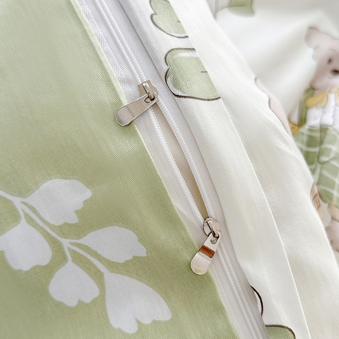 91家纺网 家纺一手货源 找家纺 宇彬家纺 2026直播新款13070A类全棉纯棉印花床单床笠款四件套和单被套喷气清新简约（缩水足可定做） 米粒熊