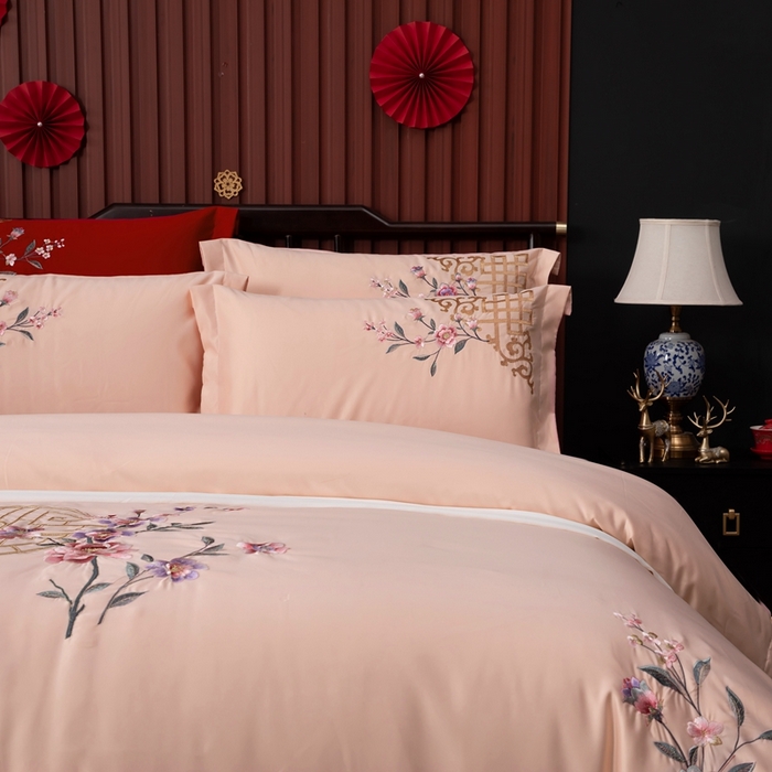 91家纺网 家纺一手货源 找家纺 慕她家纺 2026年全棉纯棉婚庆四件套大红色刺绣结床上用品 暗香 驼色