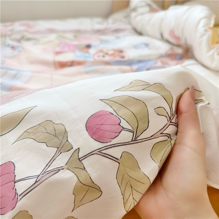 91家纺网 家纺一手货源 找家纺 萌宝家纺 2026新款春夏儿童全棉60贡缎被套幼儿园三件套含芯6件套 汽车旅行