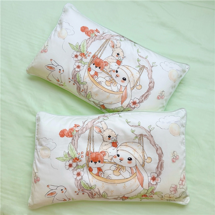 91家纺网 家纺一手货源 找家纺 萌宝家纺 2026新款春夏儿童全棉60贡缎被套幼儿园三件套含芯6件套 摇篮兔子