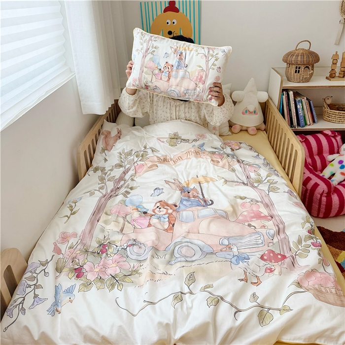 91家纺网 家纺一手货源 找家纺 萌宝家纺 2026新款春夏儿童全棉60贡缎被套幼儿园三件套含芯6件套 汽车旅行