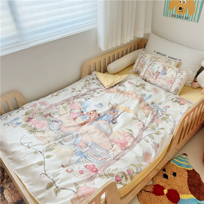 91家纺网 家纺一手货源 找家纺 萌宝家纺 2026新款春夏儿童全棉60贡缎被套幼儿园三件套含芯6件套 汽车旅行