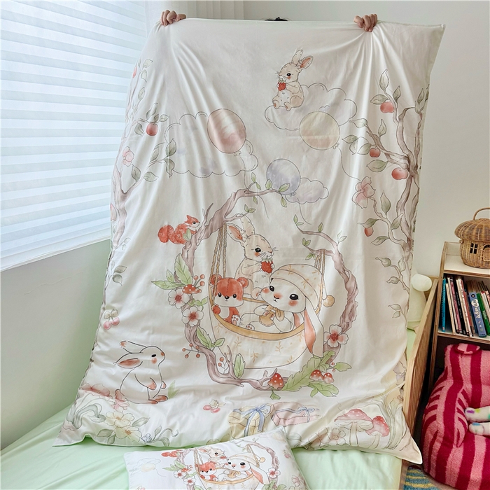 91家纺网 家纺一手货源 找家纺 萌宝家纺 2026新款春夏儿童全棉60贡缎被套幼儿园三件套含芯6件套 摇篮兔子