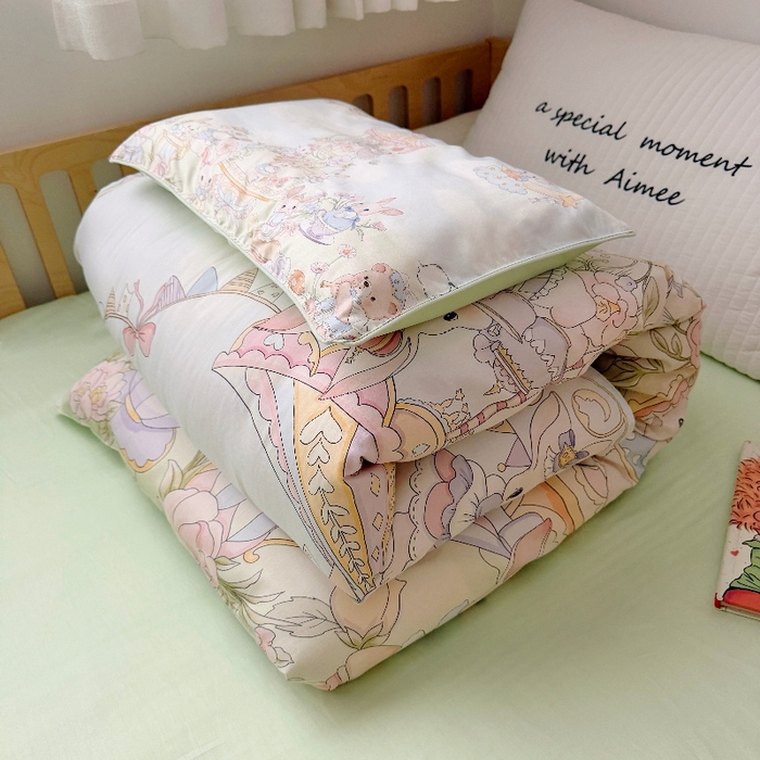 91家纺网 家纺一手货源 找家纺 萌宝家纺 2026新款春夏儿童全棉60贡缎被套幼儿园三件套含芯6件套 甜梦蛋糕