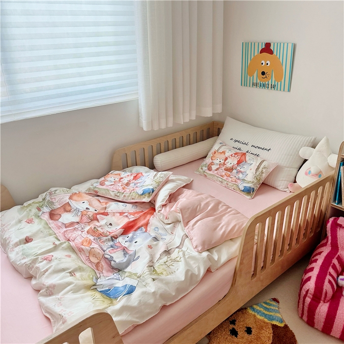 91家纺网 家纺一手货源 找家纺 萌宝家纺 2026新款春夏儿童全棉60贡缎被套幼儿园三件套含芯6件套 丛林聚餐