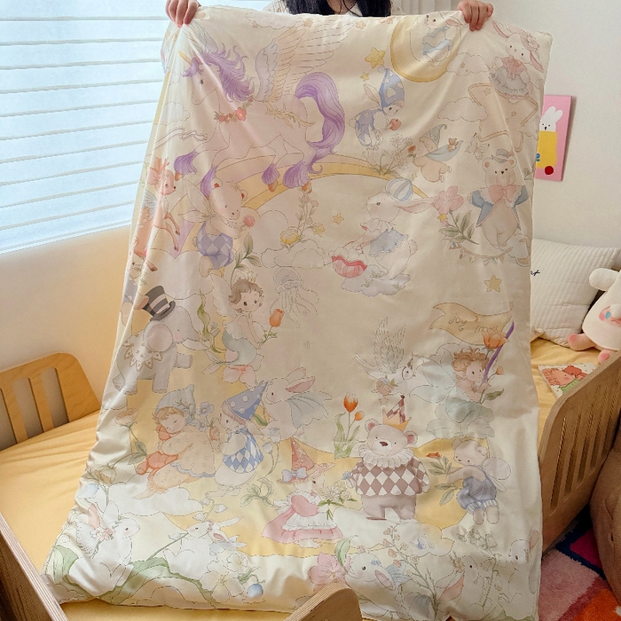 91家纺网 家纺一手货源 找家纺 萌宝家纺 2026新款春夏儿童全棉60贡缎被套幼儿园三件套含芯6件套 云月绮梦