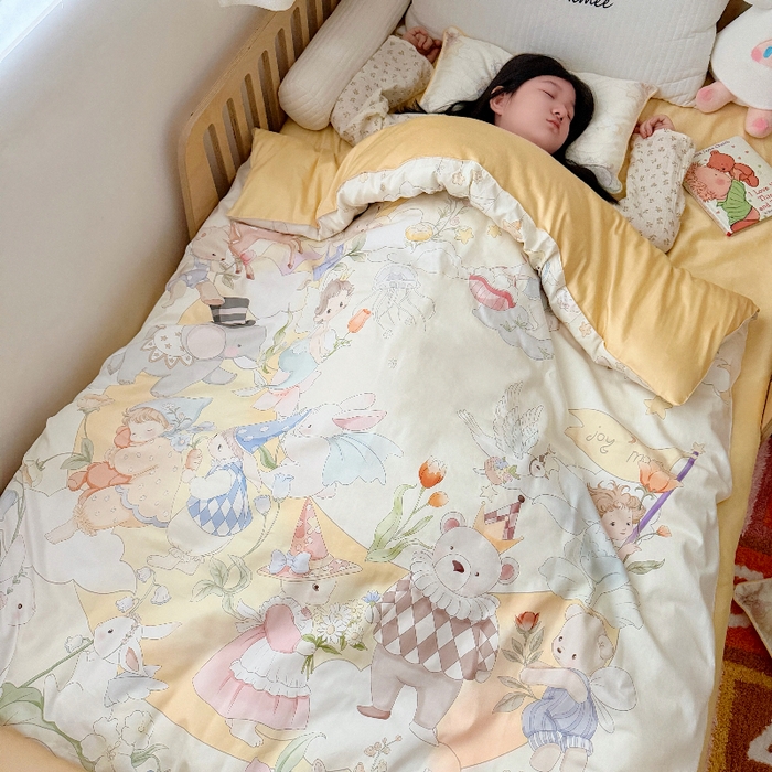 91家纺网 家纺一手货源 找家纺 萌宝家纺 2026新款春夏儿童全棉60贡缎被套幼儿园三件套含芯6件套 云月绮梦