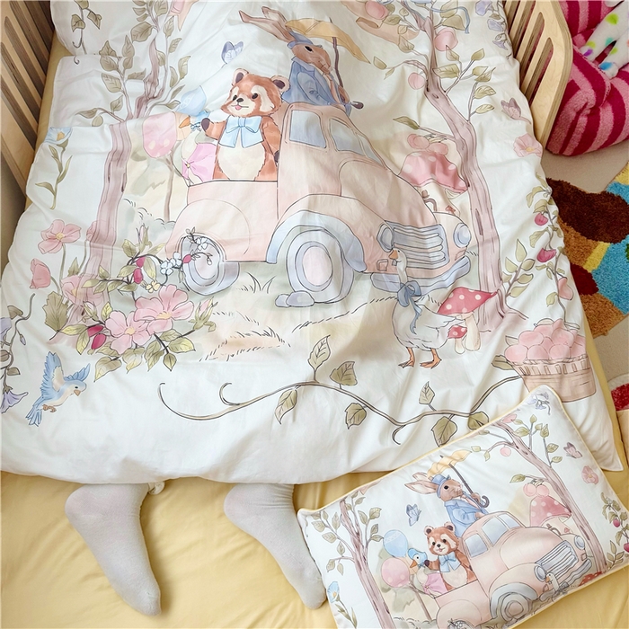 91家纺网 家纺一手货源 找家纺 萌宝家纺 2026新款春夏儿童全棉60贡缎被套幼儿园三件套含芯6件套 汽车旅行