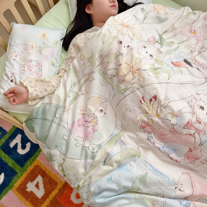 91家纺网 家纺一手货源 找家纺 萌宝家纺 2026新款春夏儿童全棉60贡缎被套幼儿园三件套含芯6件套 天鹅湖