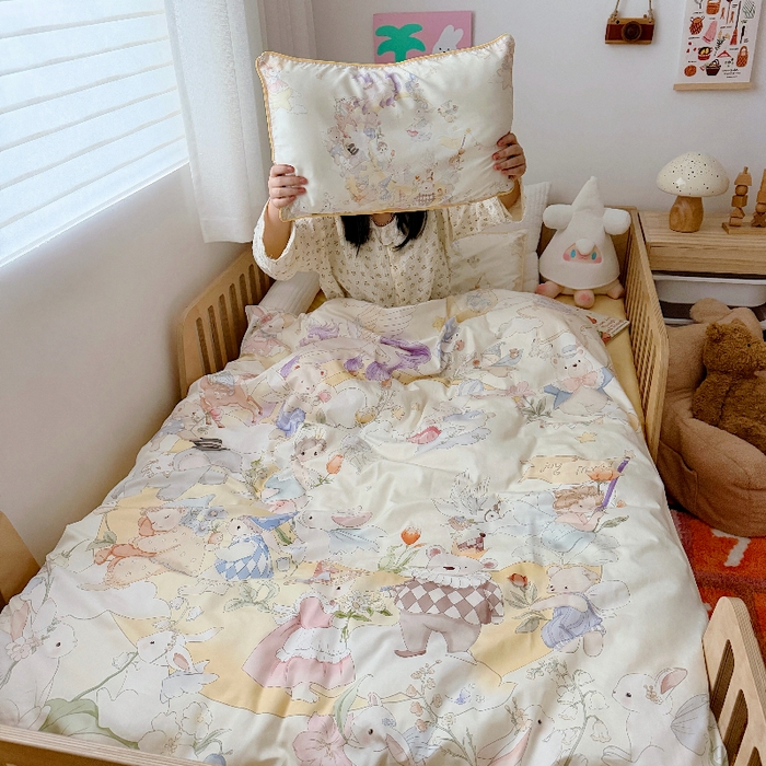 91家纺网 家纺一手货源 找家纺 萌宝家纺 2026新款春夏儿童全棉60贡缎被套幼儿园三件套含芯6件套 云月绮梦