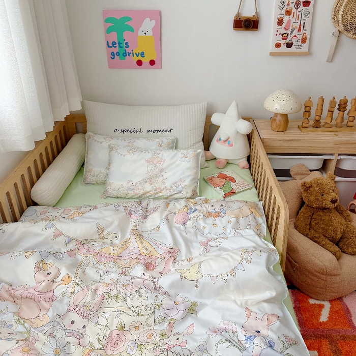 91家纺网 家纺一手货源 找家纺 萌宝家纺 2026新款春夏儿童全棉60贡缎被套幼儿园三件套含芯6件套 甜梦蛋糕