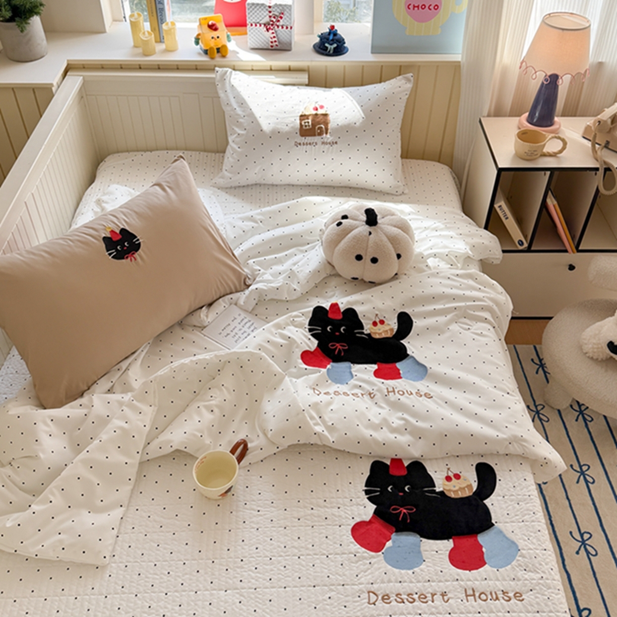 91家纺网 家纺一手货源 找家纺 吾欢心 2026春夏新款水洗棉床盖款四件套夏被四件套 搞怪猫咪